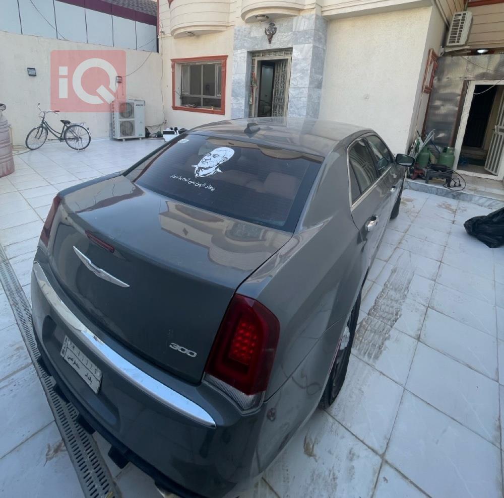 كرايسلر 300